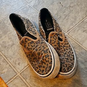 Women's cheetah print shoes